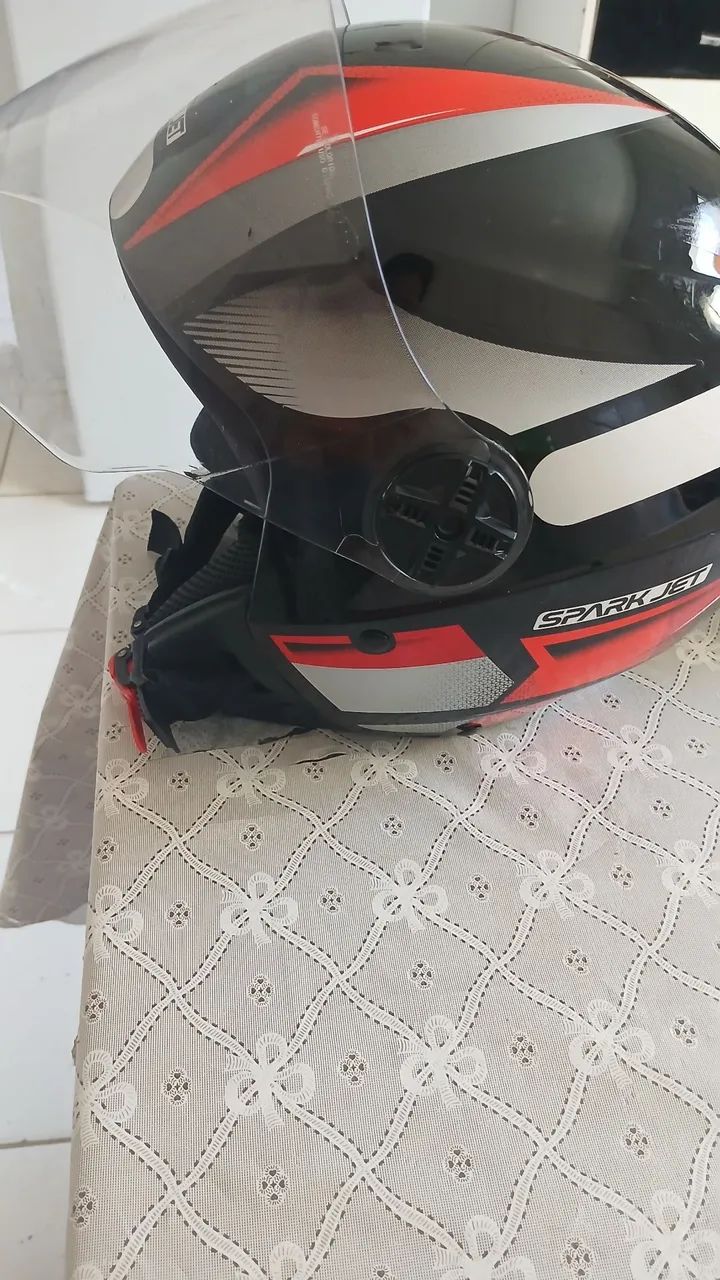 Capacete