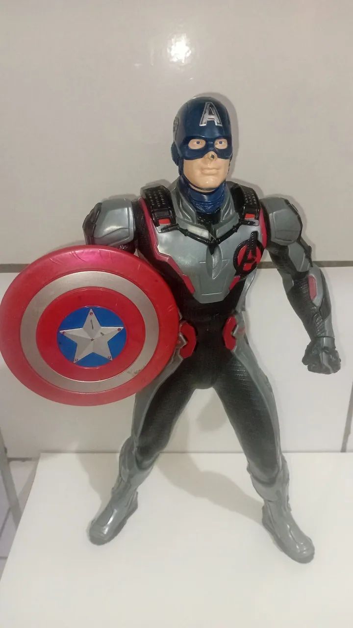 Boneco capitão América eletrônico 33 cm