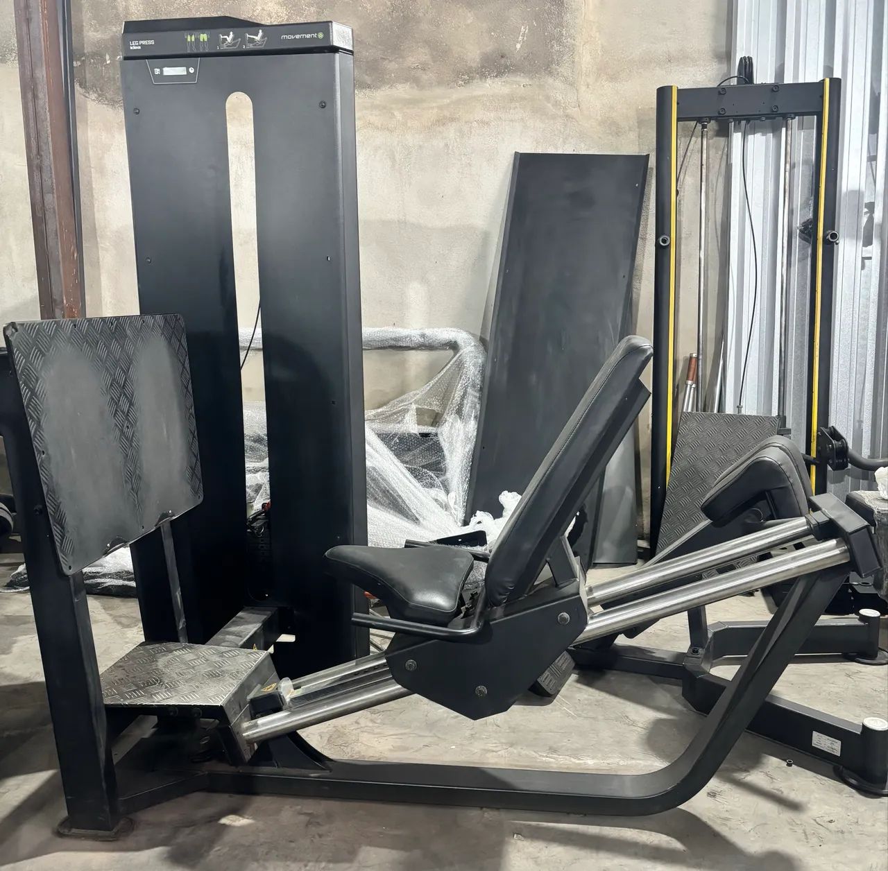 Leg Press Horizontal Movement Idea  Design imponente e biomecânica que desafia - Foto 3