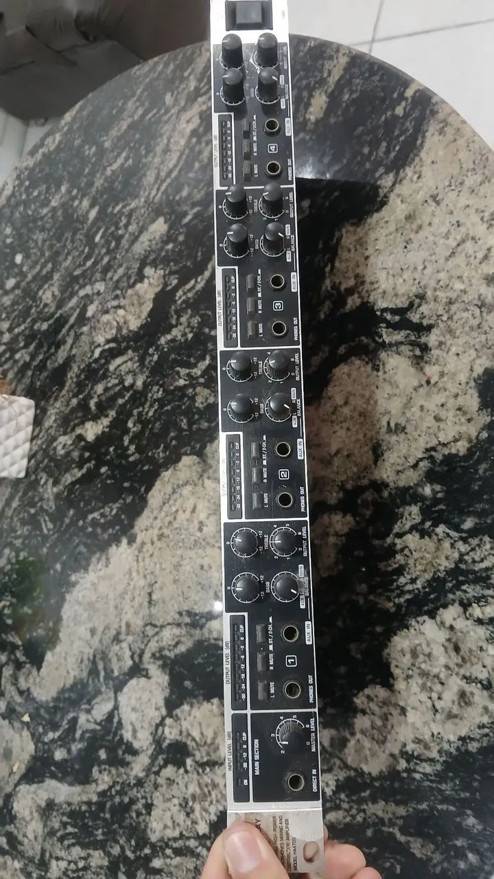 Amplificador de fone Behringer - Foto 2