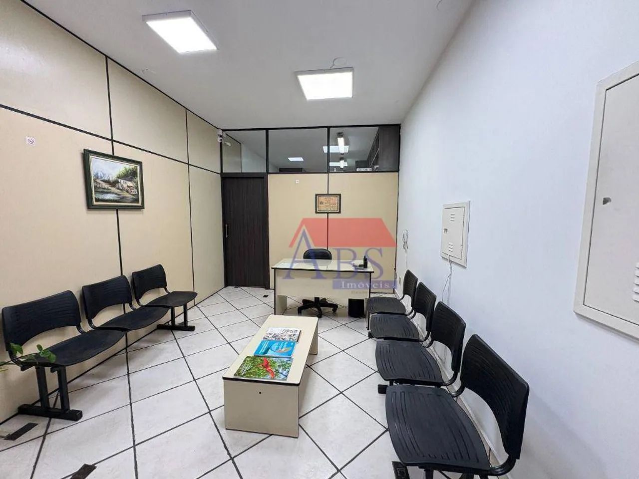 Conjunto comercial bem localizado. - Foto 2