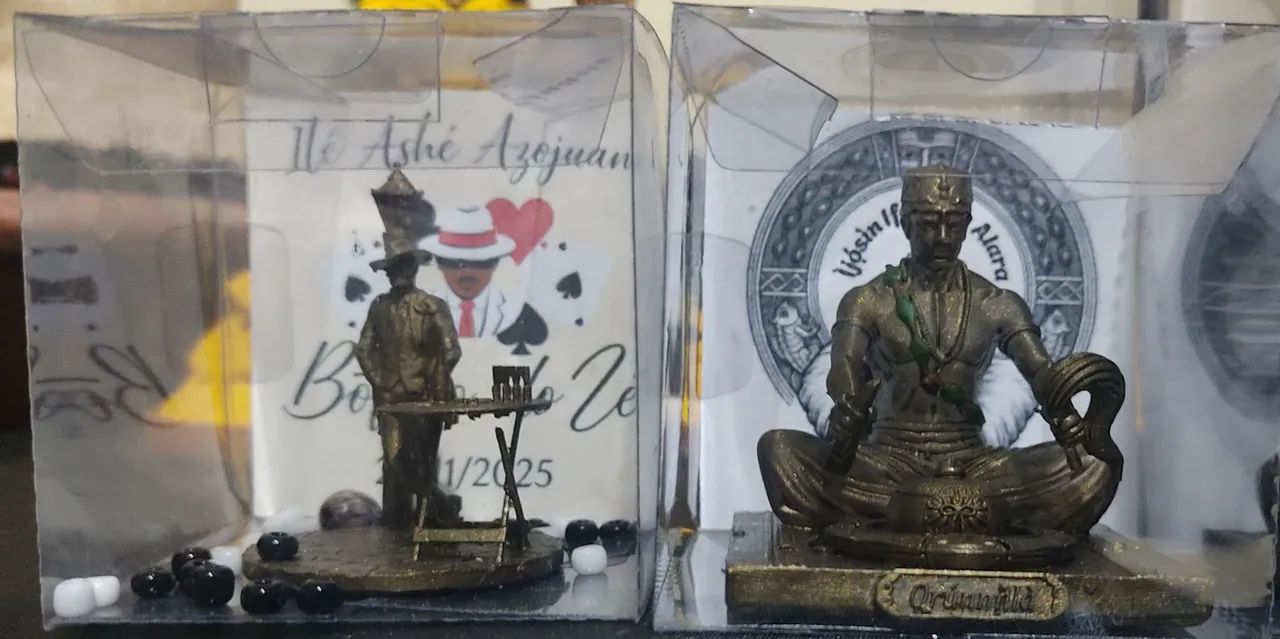 Lembrancinhas imagem 3D 5cm em caixa de acetato. - Foto 3