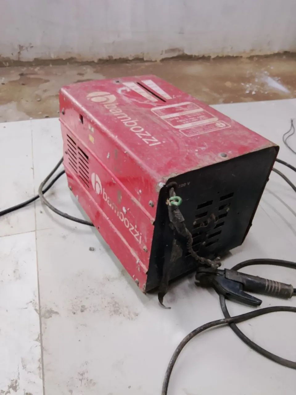 Máquina de solda funcionando perfeitamente 
