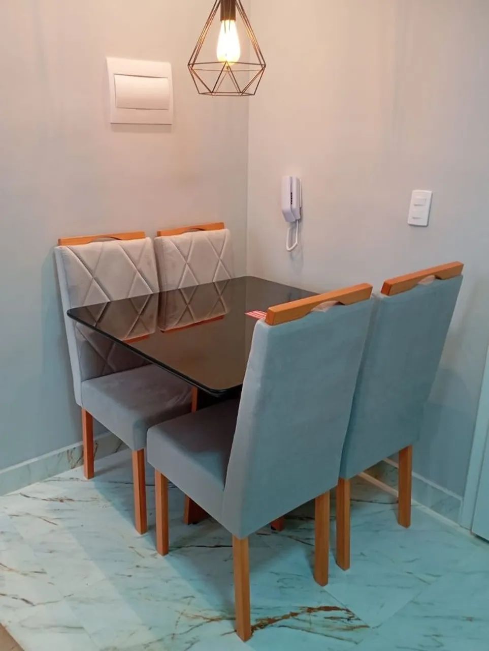 Mesa de jantar 90x90 com 4 cadeiras  - Foto 2
