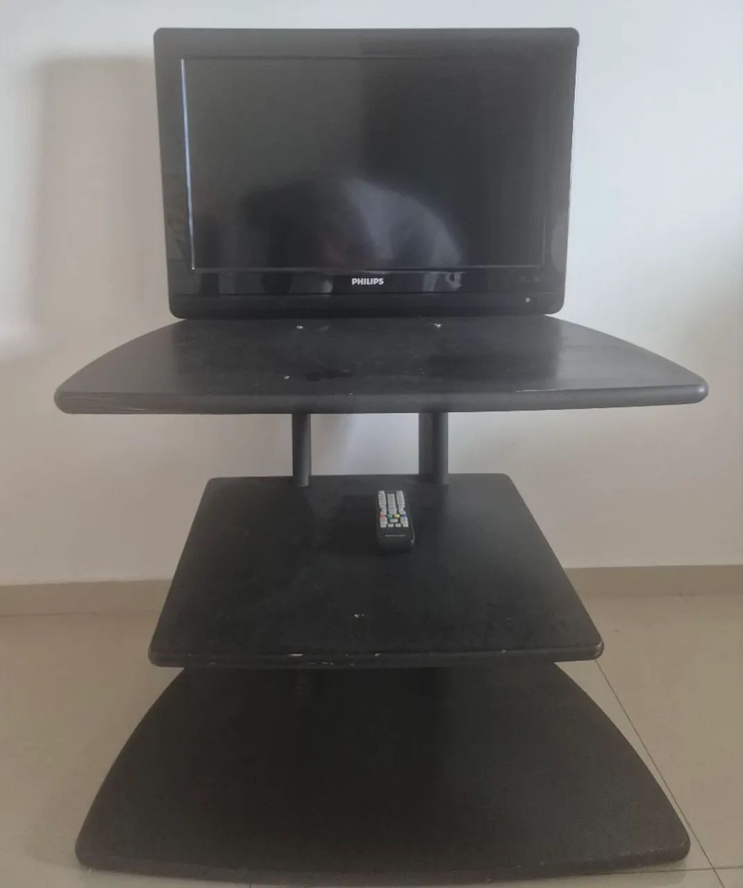 Tv 26 Polegadas Philips e Rack Preto - Foto 4
