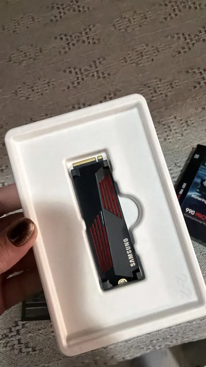NVMe Samsung 990 PRO 2TB Heatsink M.2 2280 NVMe PCIe Gen4, até 7450MB/s leitura e 6900MB/s - Foto 4