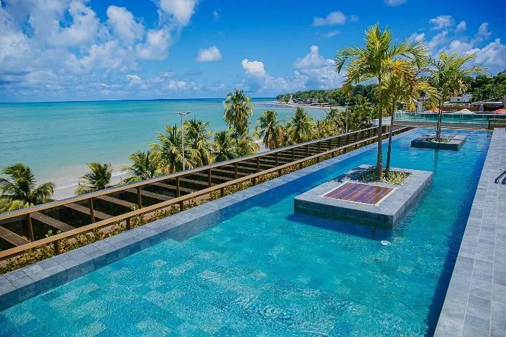 Flat frente mar com piscina e academia no cabo branco.