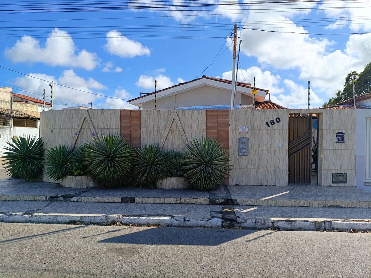 CASA PARA TEMPORADA - INDISPONÍVEL PARA NATAL E RÉVEILLON 