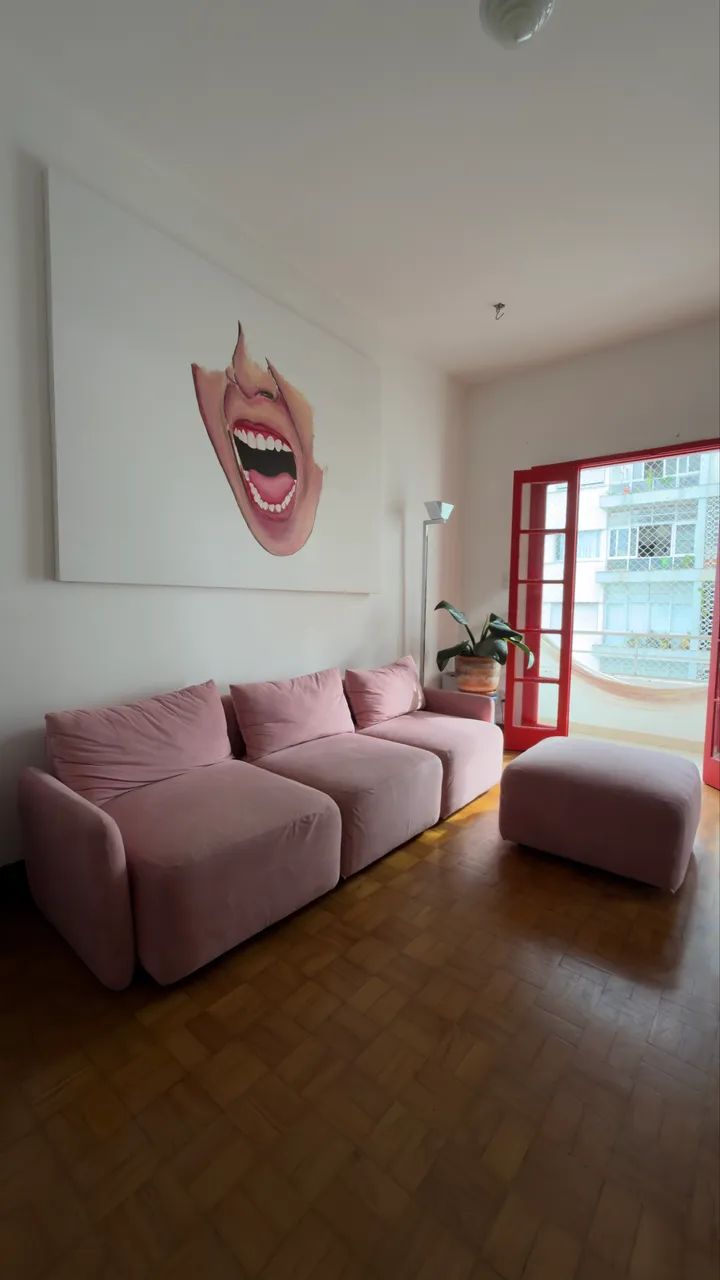 SOFÁ MODULAR 4 LUGARES COM PUFF