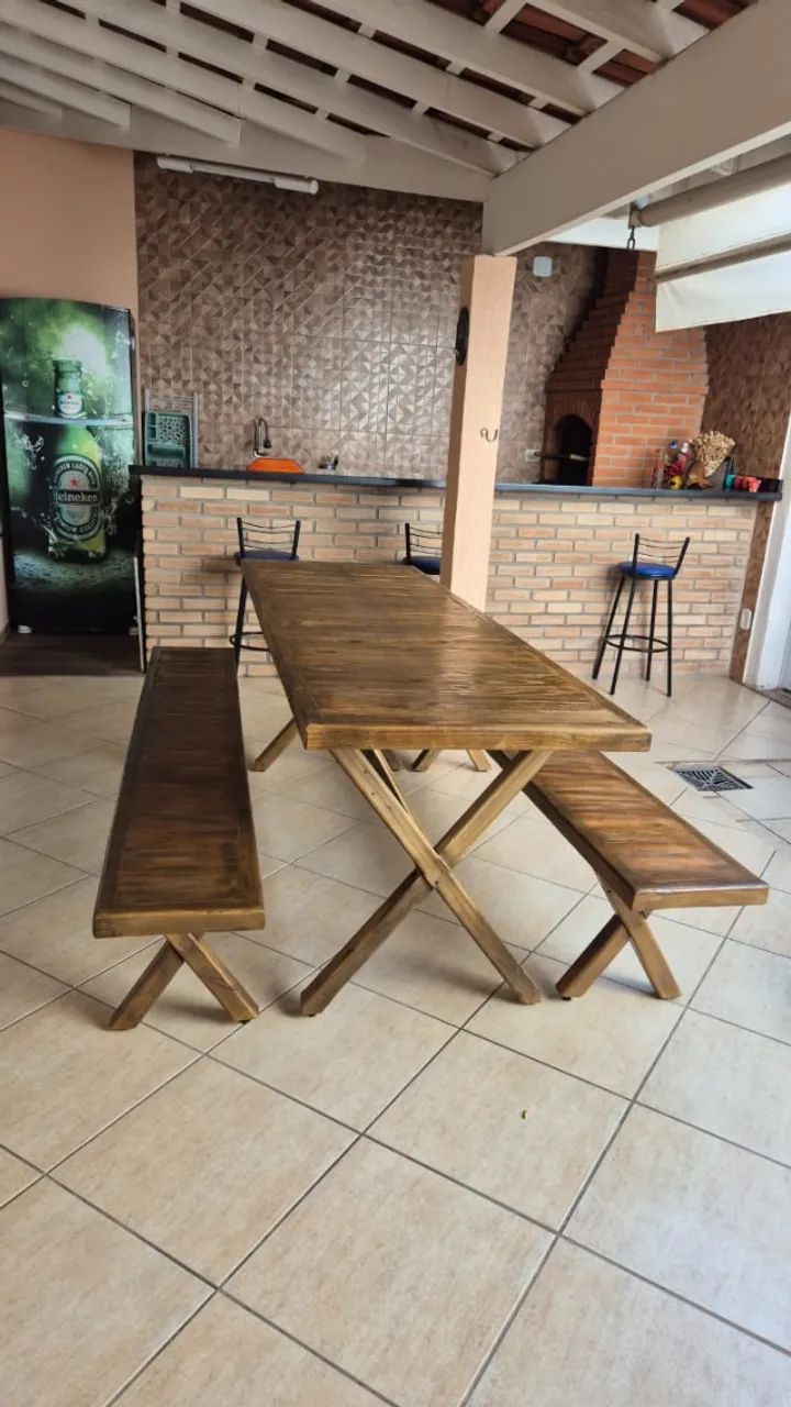 mesa com 2 bancos