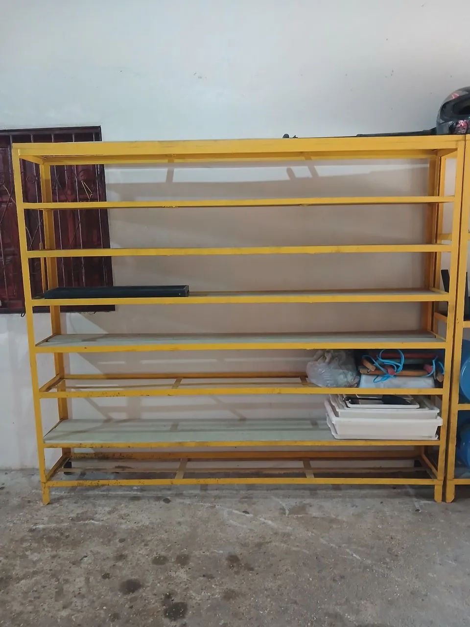 Vendo essas prateleira e o balcão por 1500$