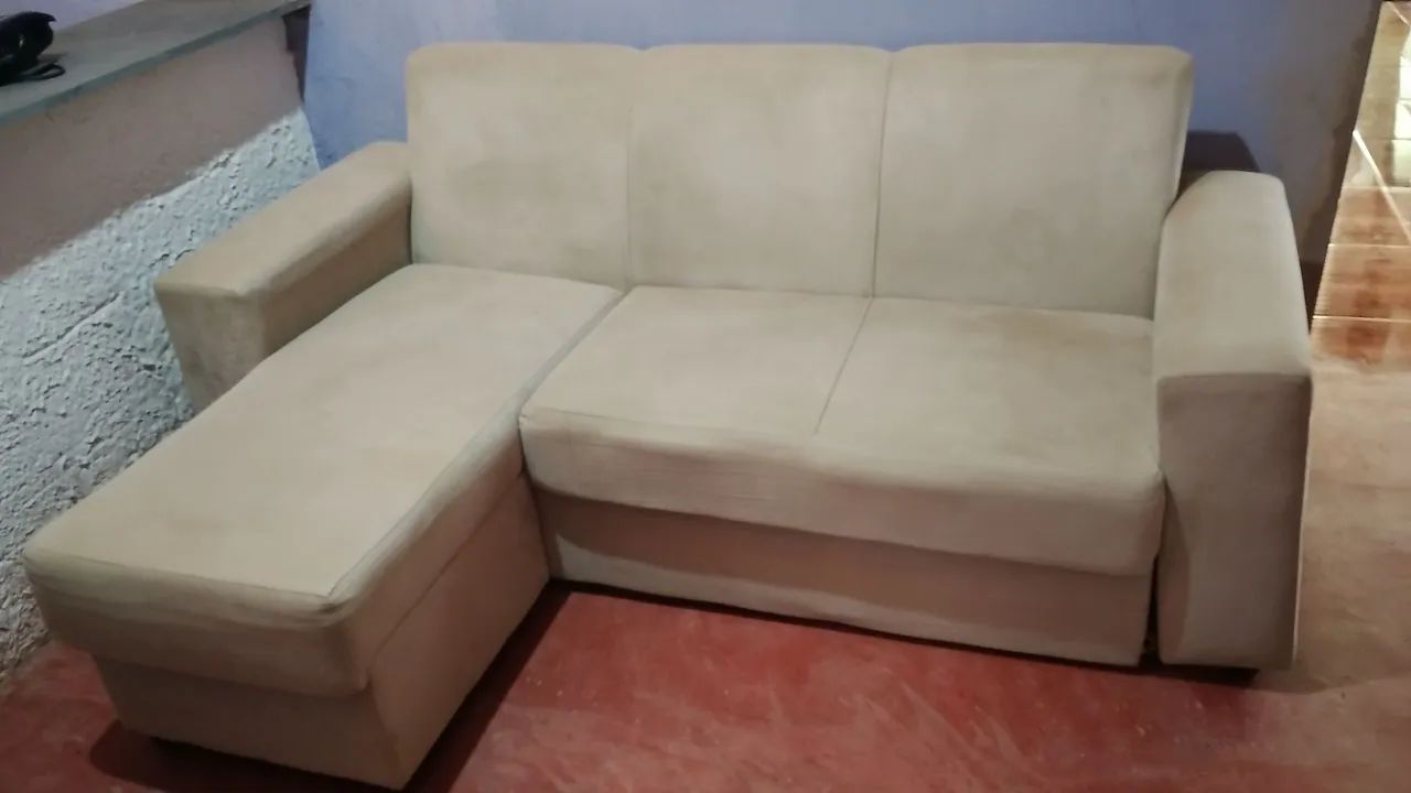 Sofá 03 lugares super conservado