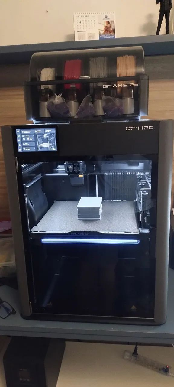 Bambu Lab H2C Combo 220v + AMS