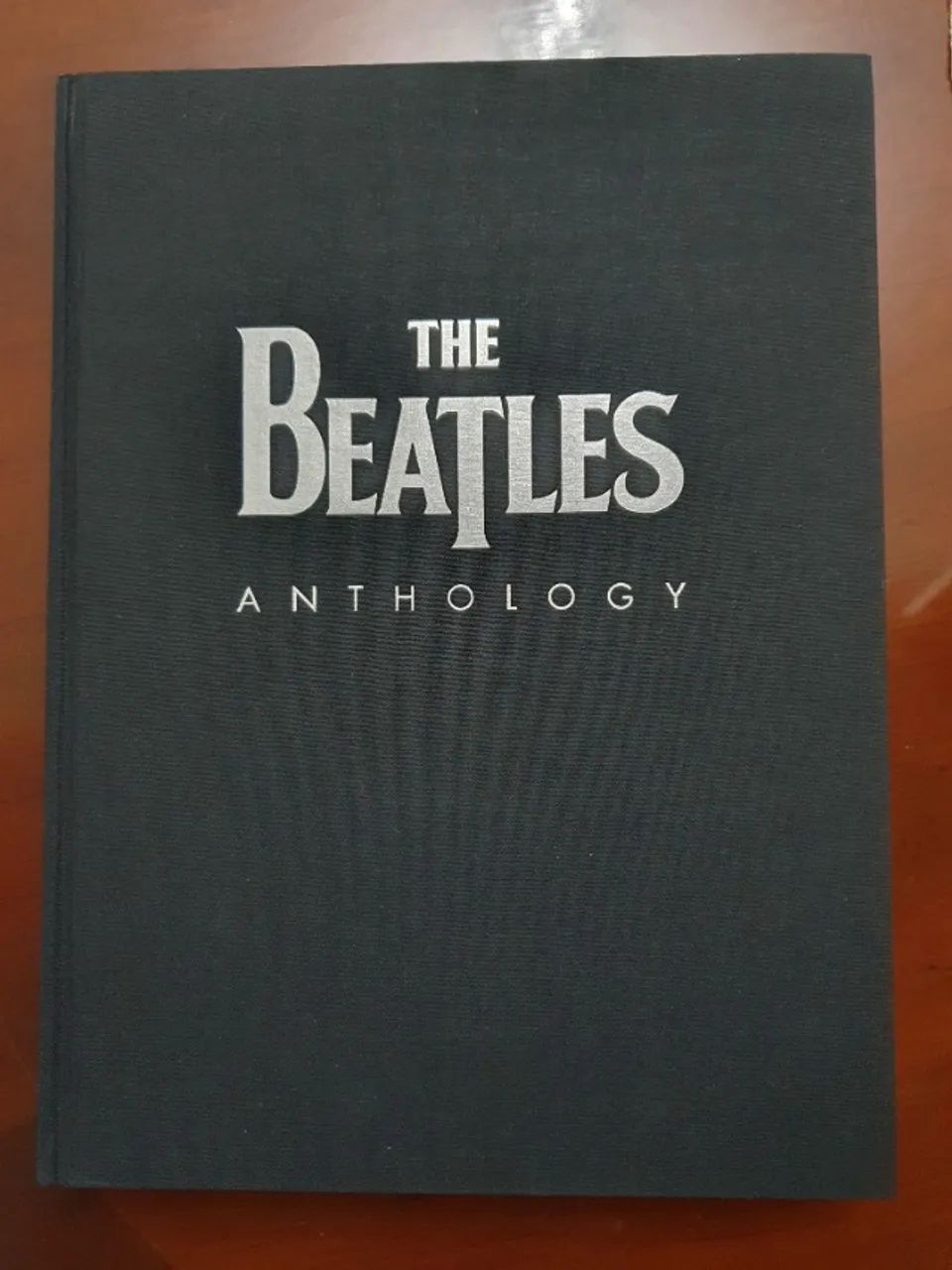 Livro Anthology dos Beatles. - Foto 3