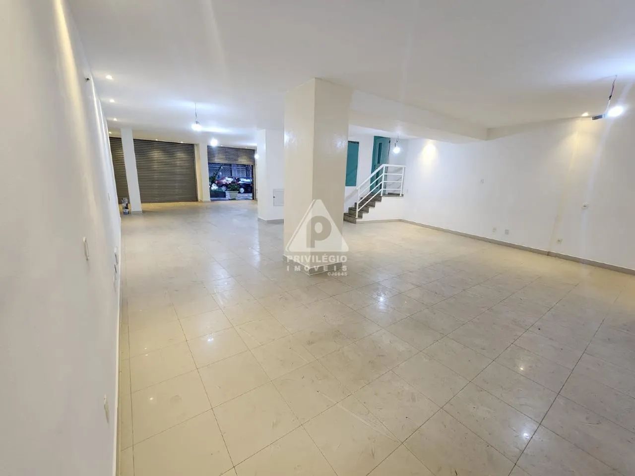 Loja 180m² | Posto 5 Copacabana | Quadra da Praia | Grande Fluxo | Com Banheiros Acessívei - Foto 5