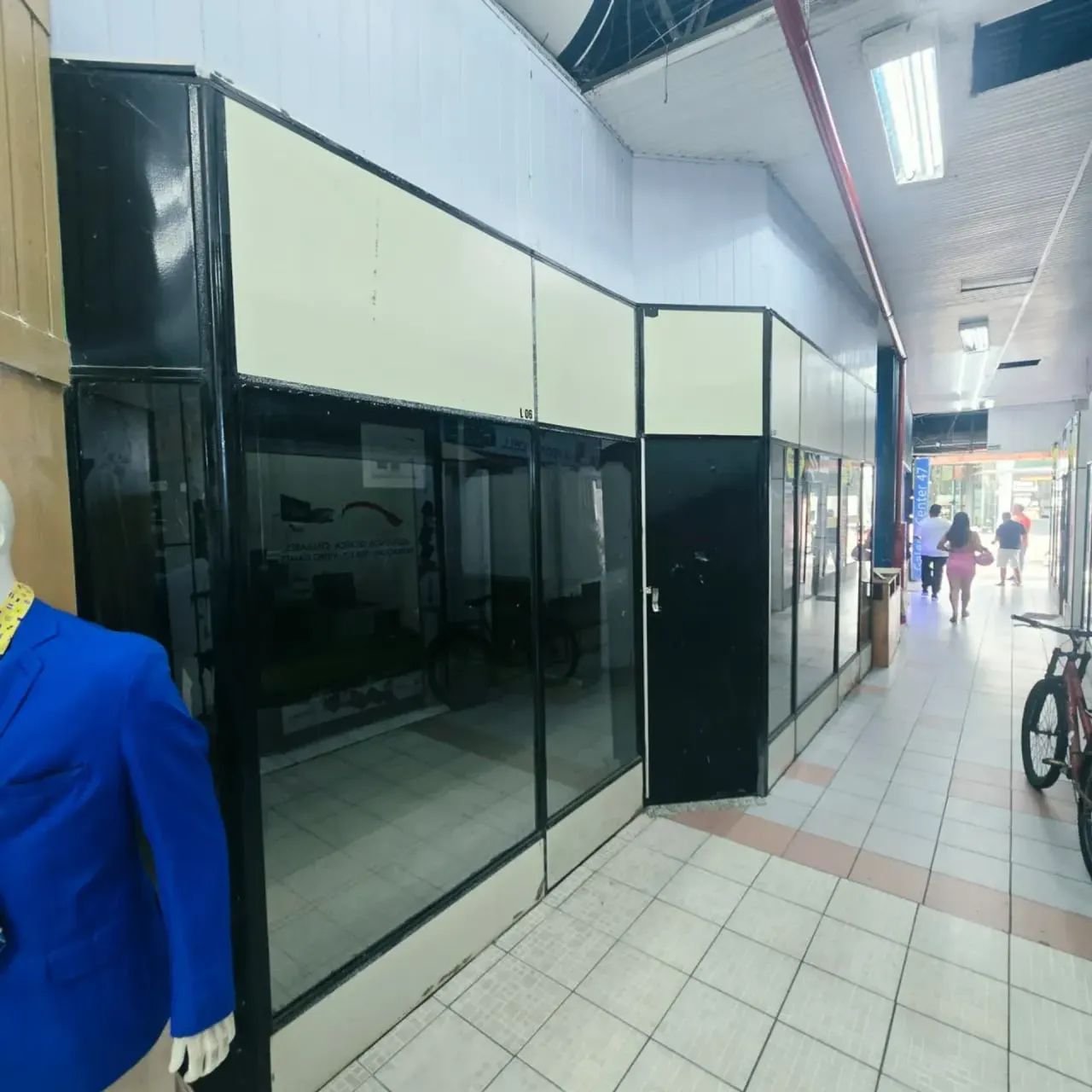 ALUGO LOJA COM 20M² EM GALERIA - ENERGIA INCLUSA - Foto 2