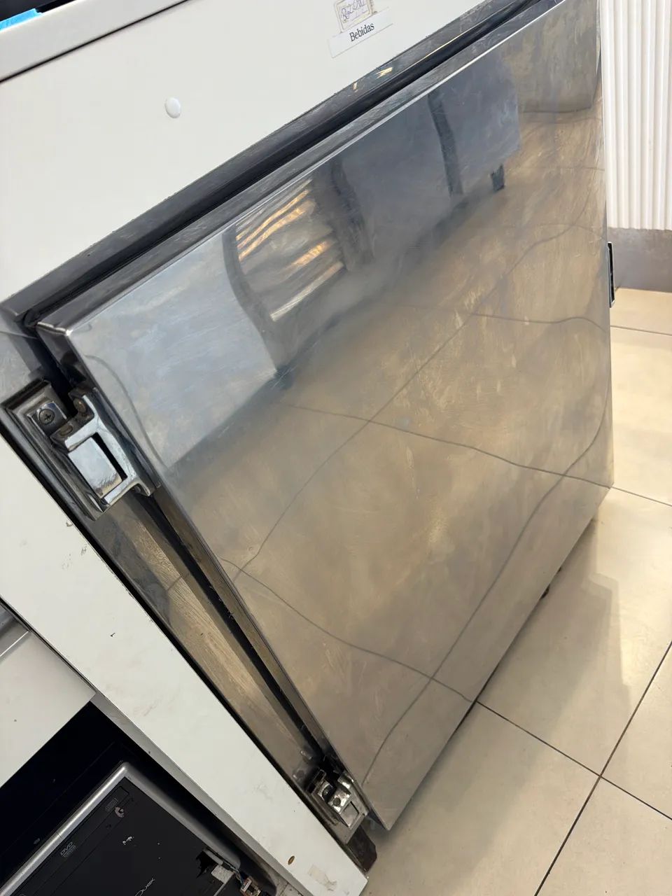 VENDO VITRINE REFRIGERADA 