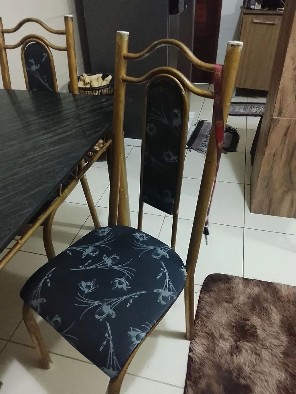 Mesa com 3 cadeiras  - Foto 4