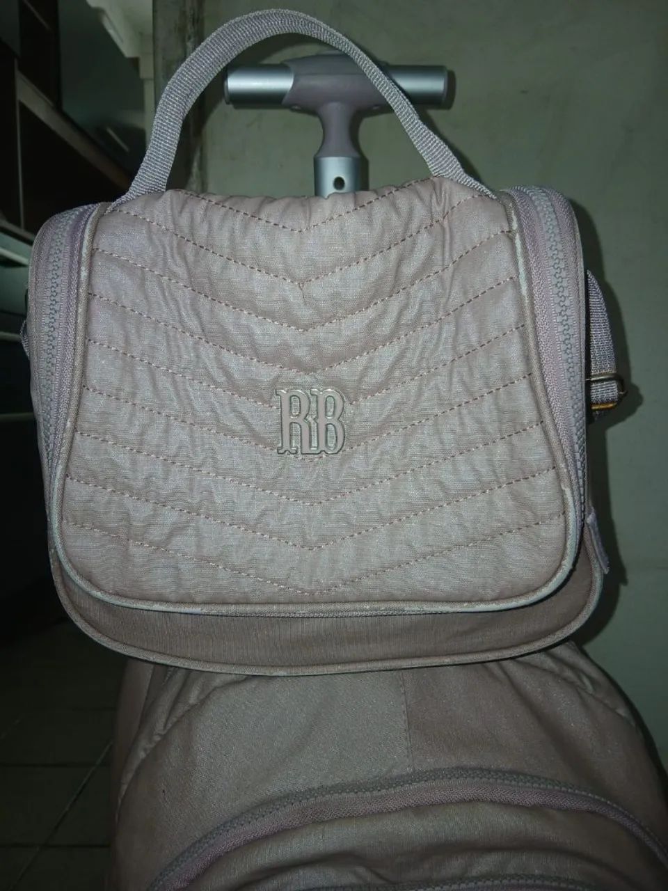 Kit mochila rebecca bonbon tênis, estojo, roupas - Foto 3