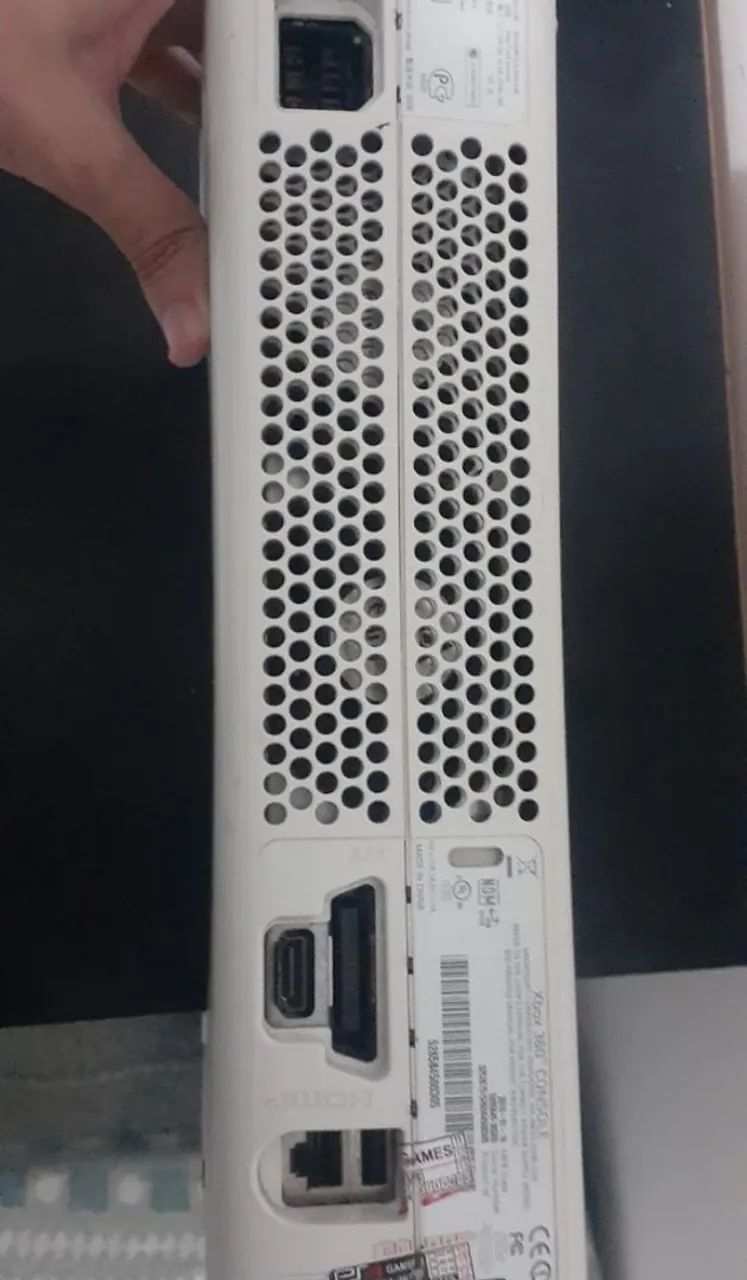 XBOX 360 BRANCO +4 JOGOS SEM CONTROLES  FONTE COM PROBLEMA  - Foto 3