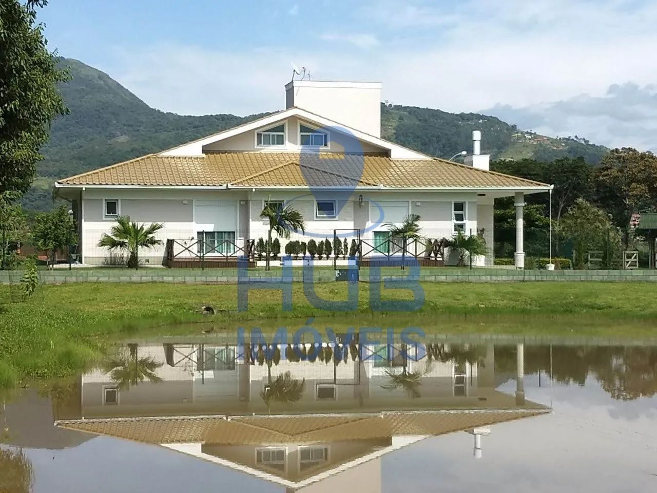 sendo 3 Suítes, 260m2 , 2 Vagas em Santo Amaro da Imperatriz/SC