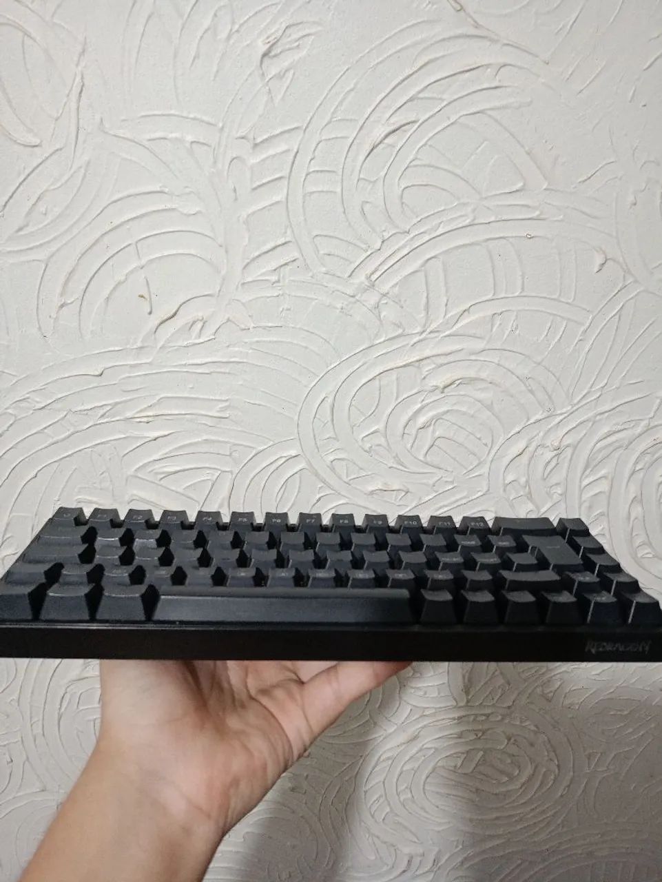 Vendo teclado Redragon Castor 65% RGB Com cabo USB C removível  - Foto 2