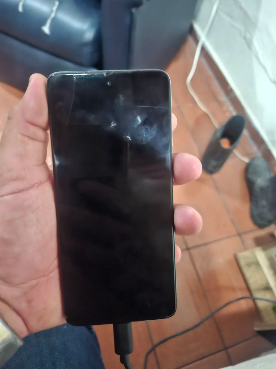 Celular moto g52 ta com a tela quebrada 