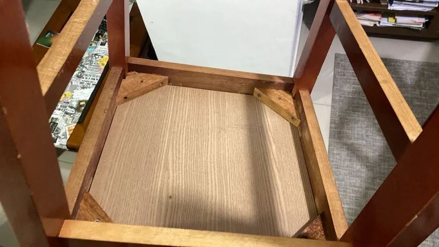 Mesa de jantar retangular padrão mogno com 6 cadeiras - Foto 4