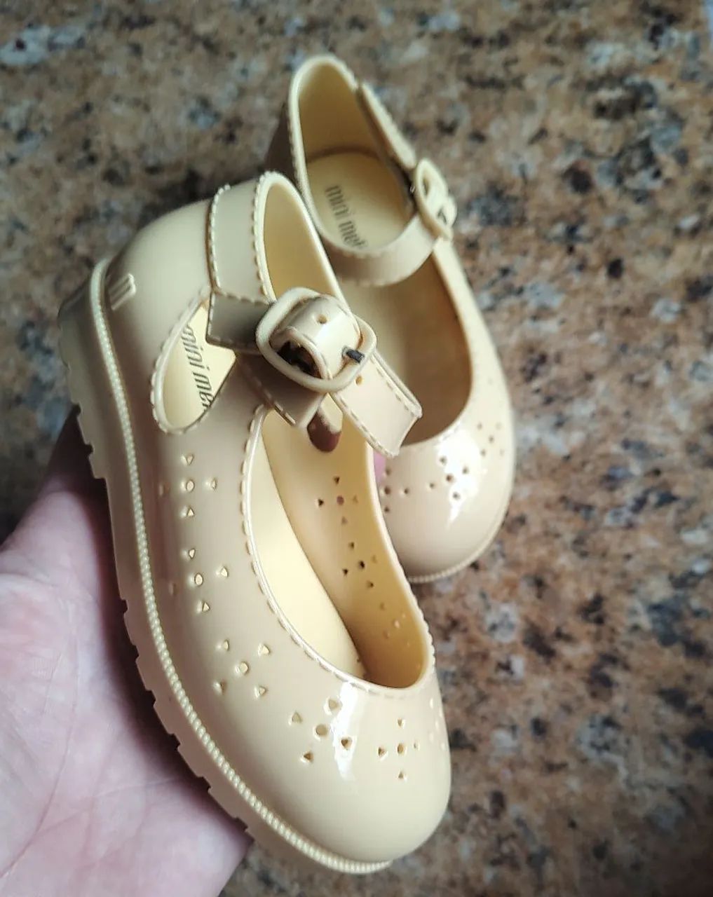 sapatilha estilo boneca da marca Mini Melissa  - Foto 3
