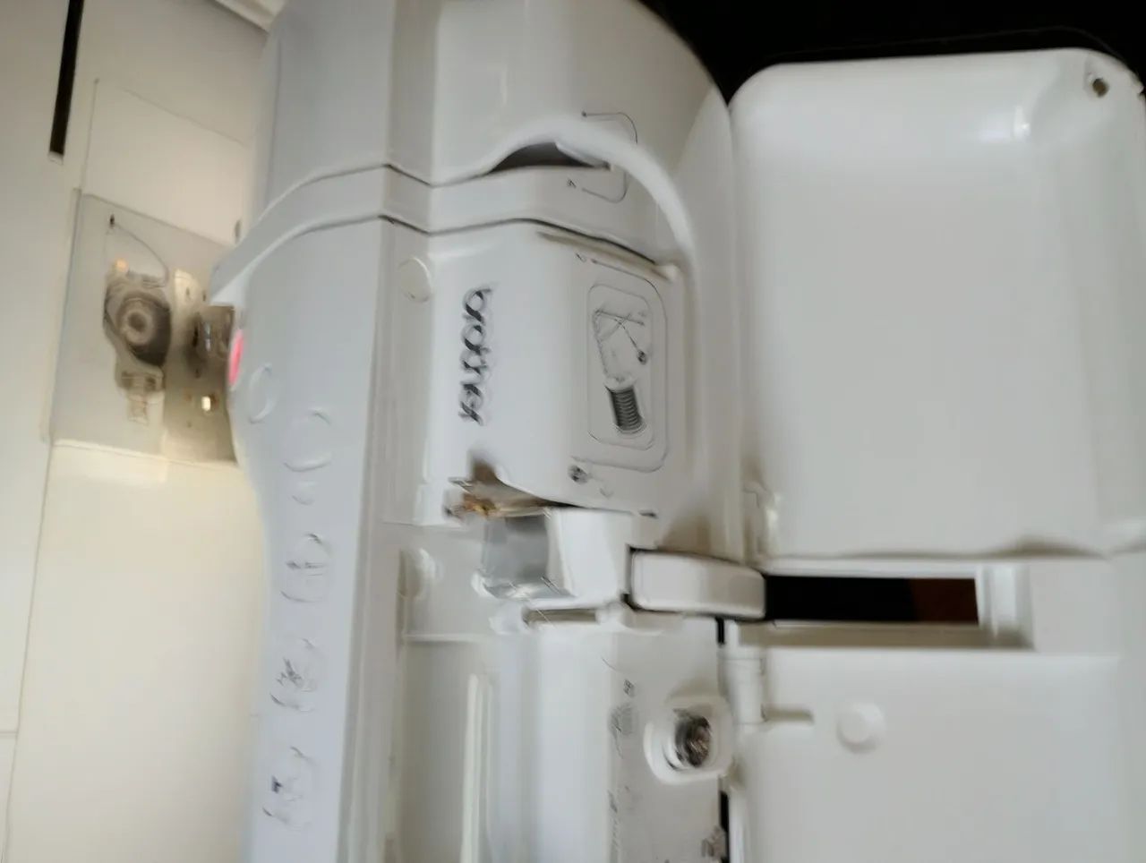 Bordadeira Brother BP2150L, bivolt, em bom estado. Pouco uso.  - Foto 4