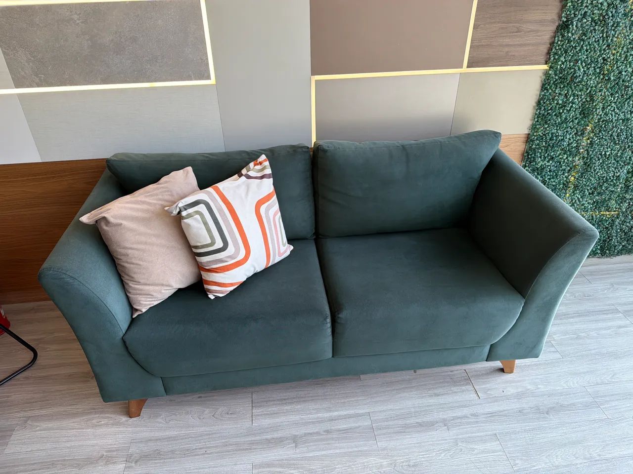sofá de 2 lugares, com design contemporâneo. - Foto 2