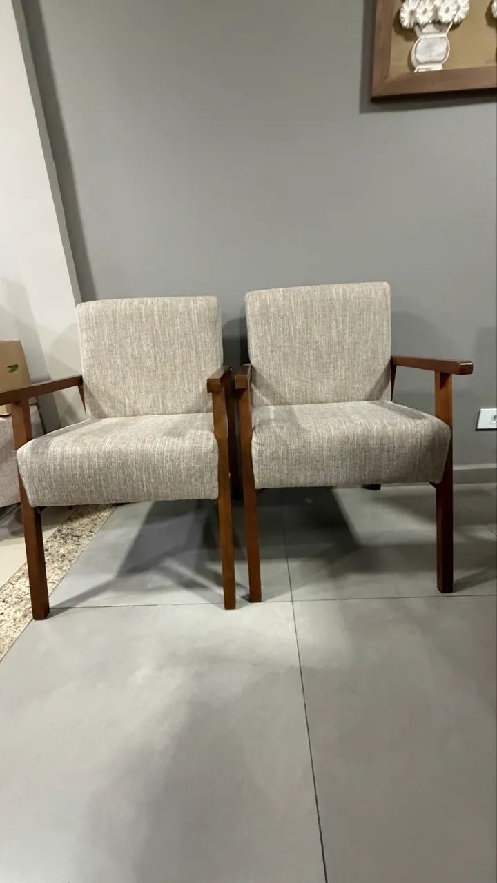 Duas Poltrona de madeira com linho  - Foto 5