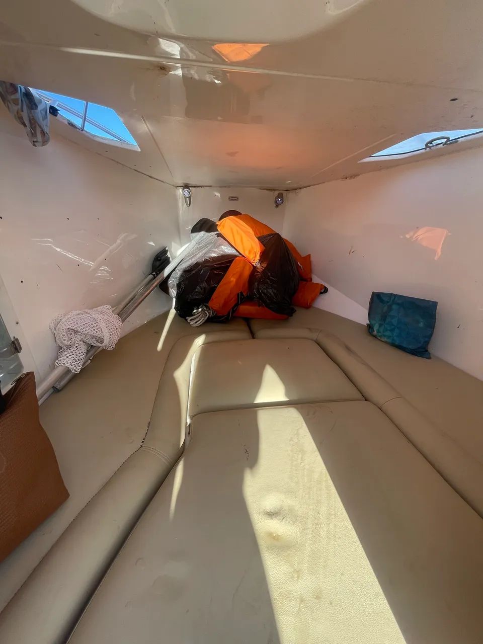 Lancha Ventura 215 cabinada  - Foto 4