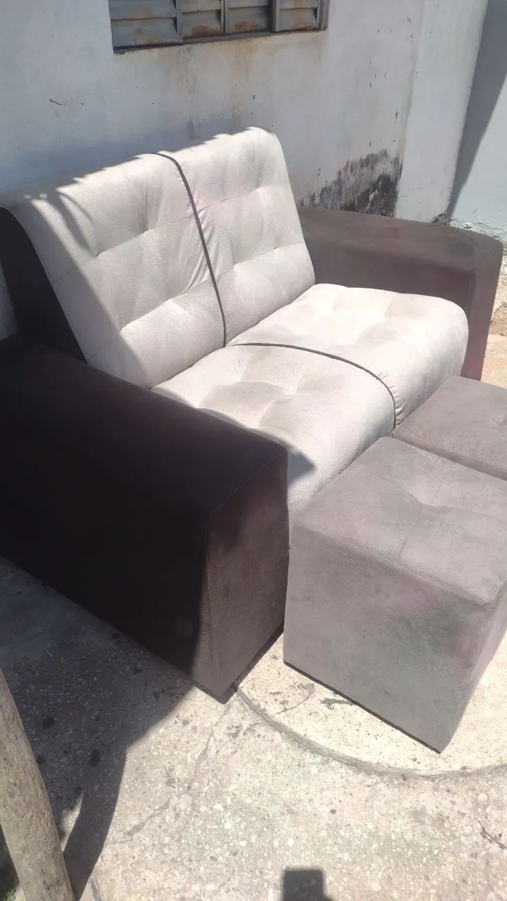 Vendo kit; sofá de 2 lugares com 2 pulfs. - Foto 3