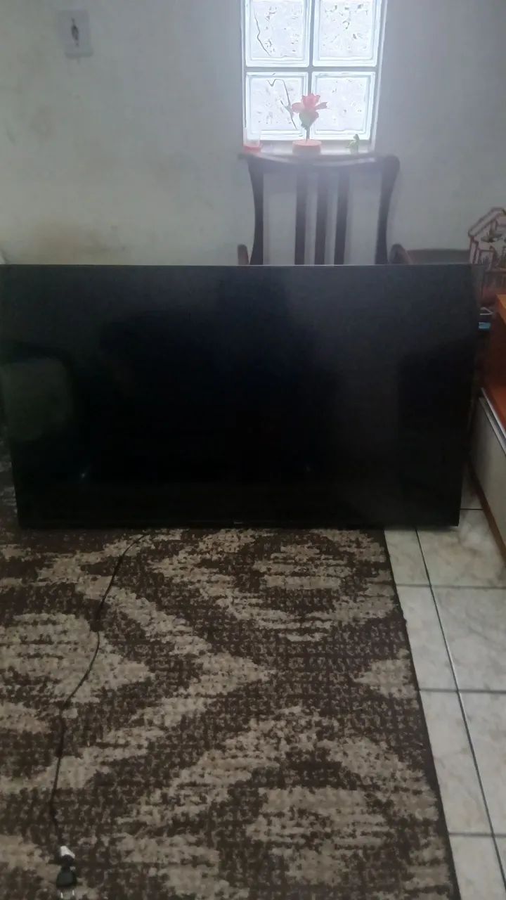 Vendo TV quebrada 55 polegadas,marca Philips, valor 300 reais - Foto 4