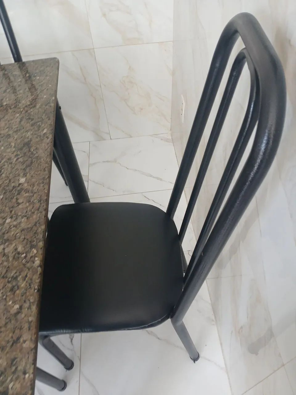 Mesa de granito com 4 cadeiras - Foto 5