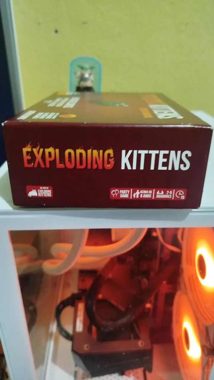 Exploding kittens jogo de cartas - Foto 4