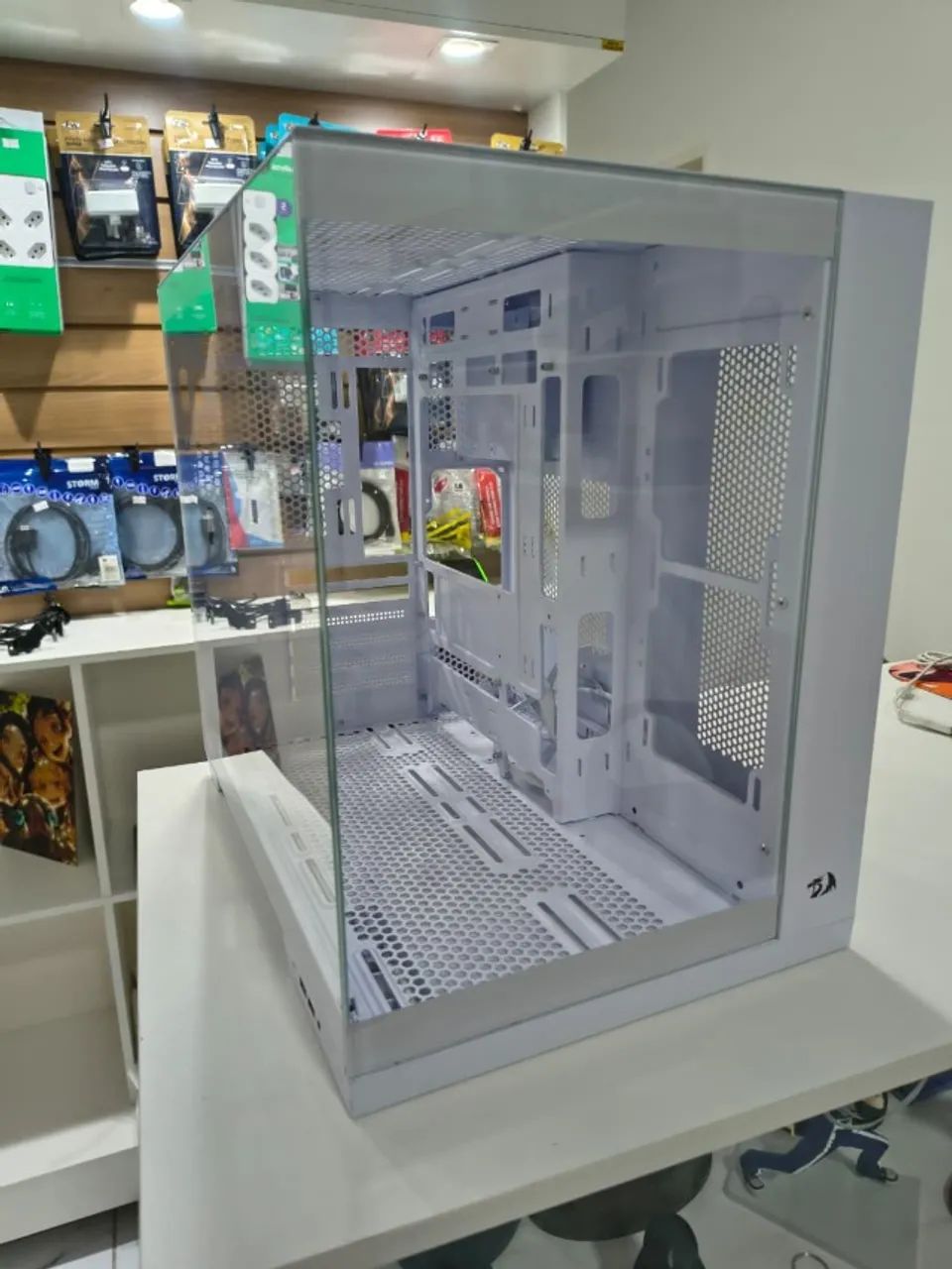 Gabinete Redragon Wideload PRO Branco