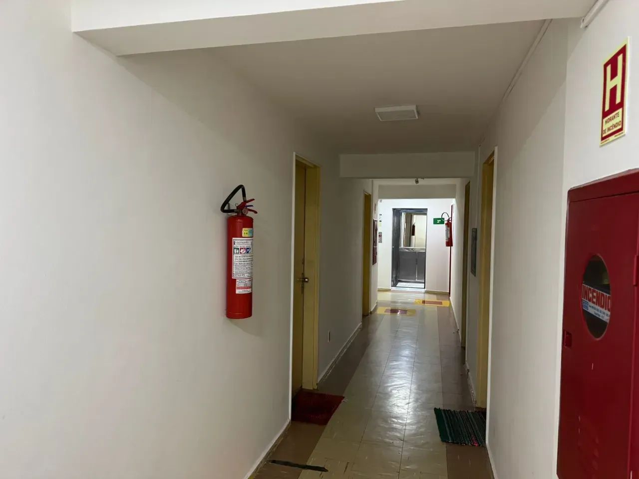 ALUGA-SE SALA COMERCIAL  ED. JAMEL CECÍLIO | SETOR COMERCIAL SUL  QUADRA 03 - Foto 4