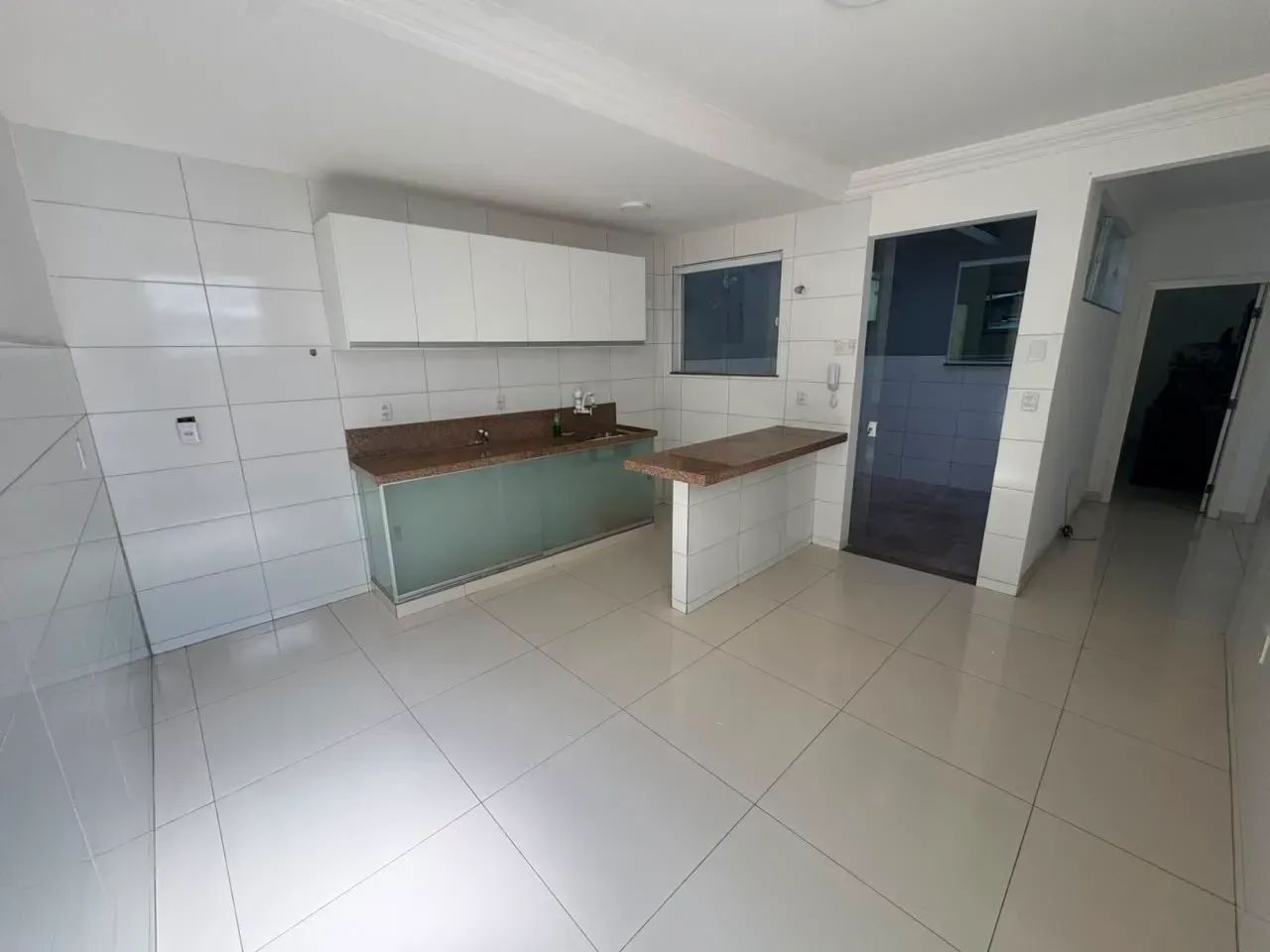Apartamento de 2 Suítes proximo a av. Tancredo Neves