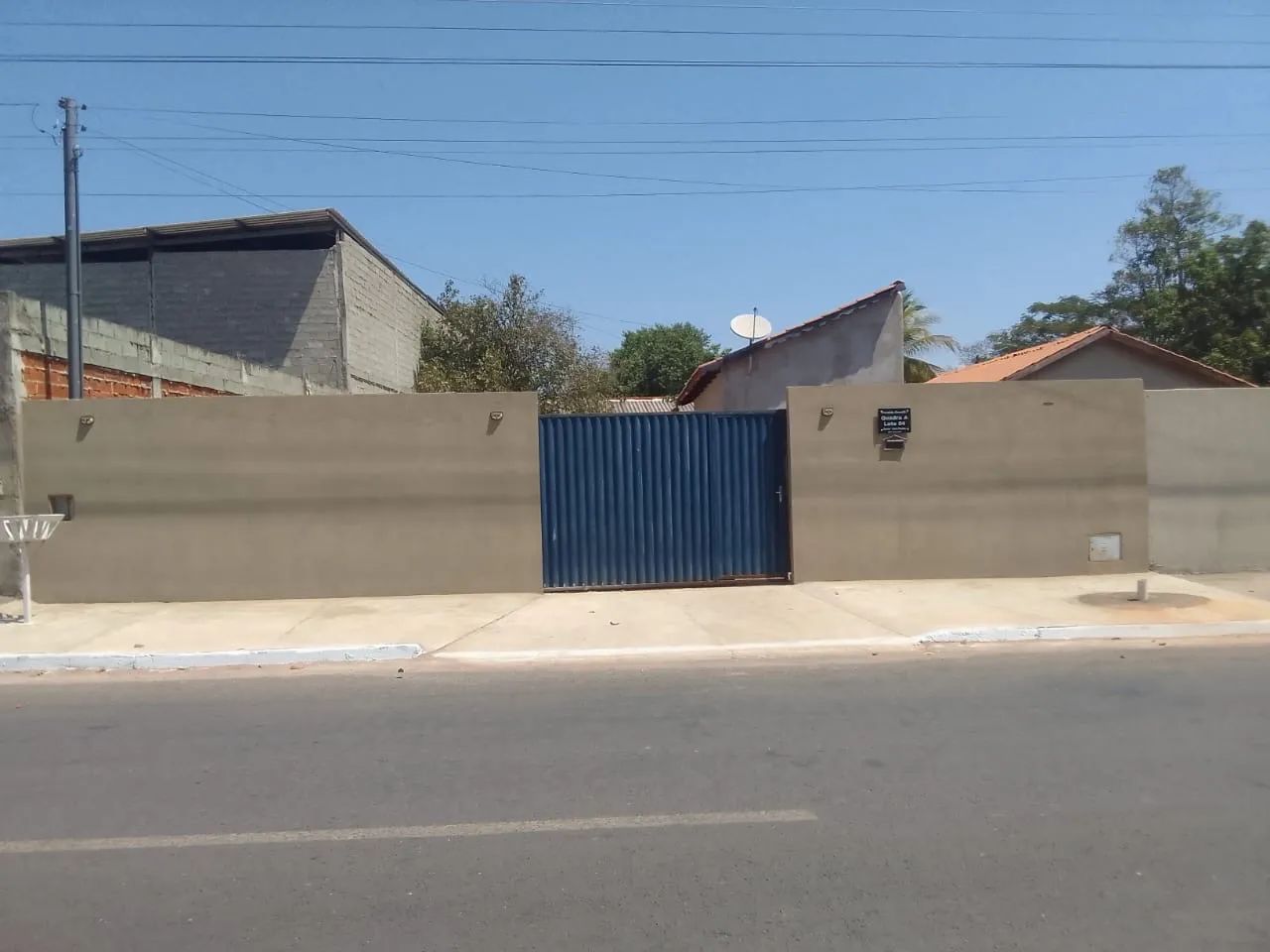 Lote em Aruanã na avenida principal 