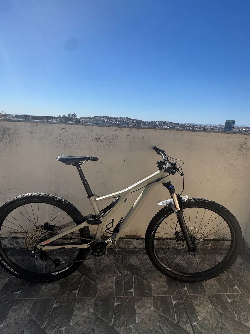 Bicicleta Specialaized full ARO 29 - Foto 2
