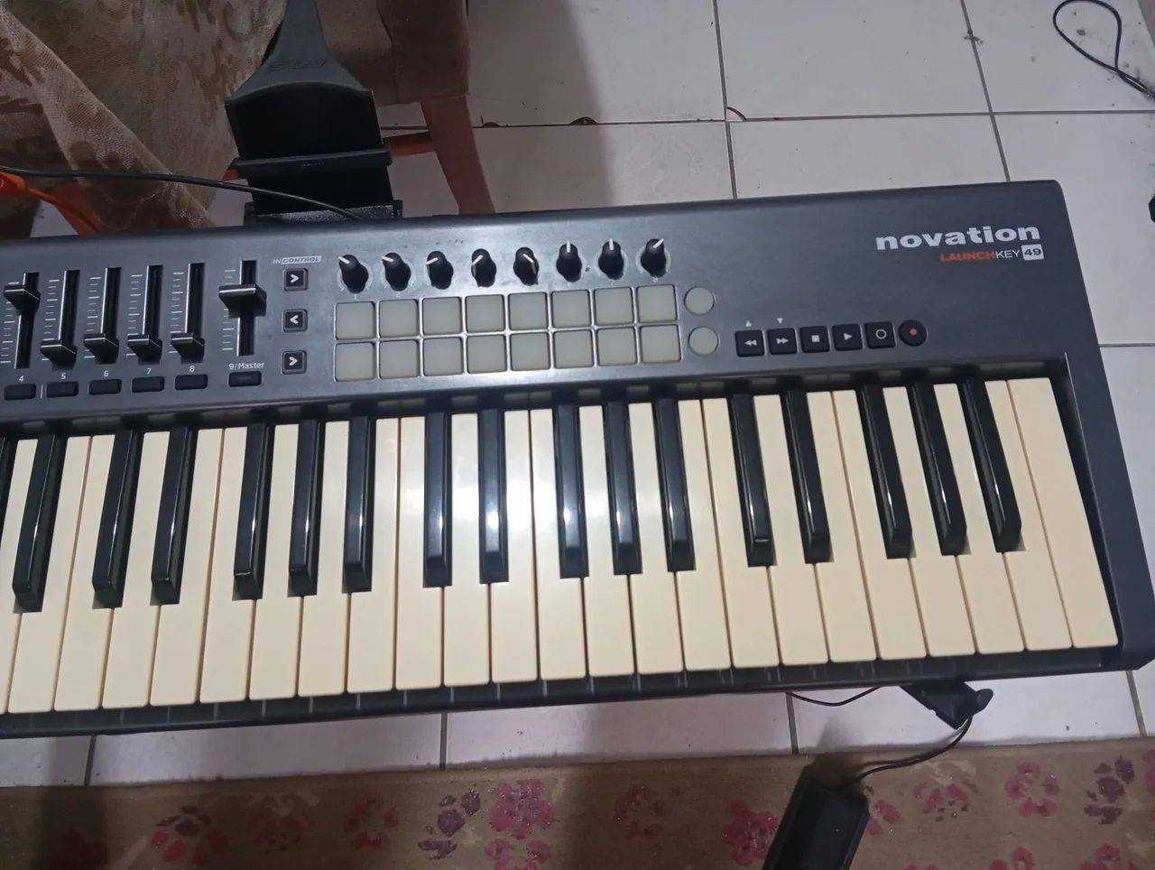 Controlador Midi Launchkey MK2 49 Novation  - Foto 5