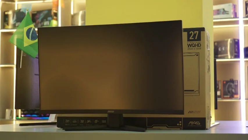 Monitor MSI MAG 275CQF E18 27" WQHD 180Hz por R$ 1.699,00