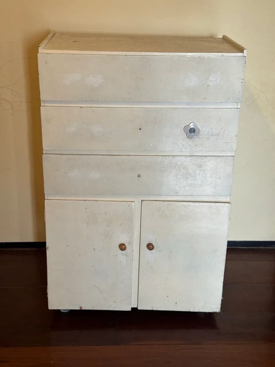 Cômoda para restaurar