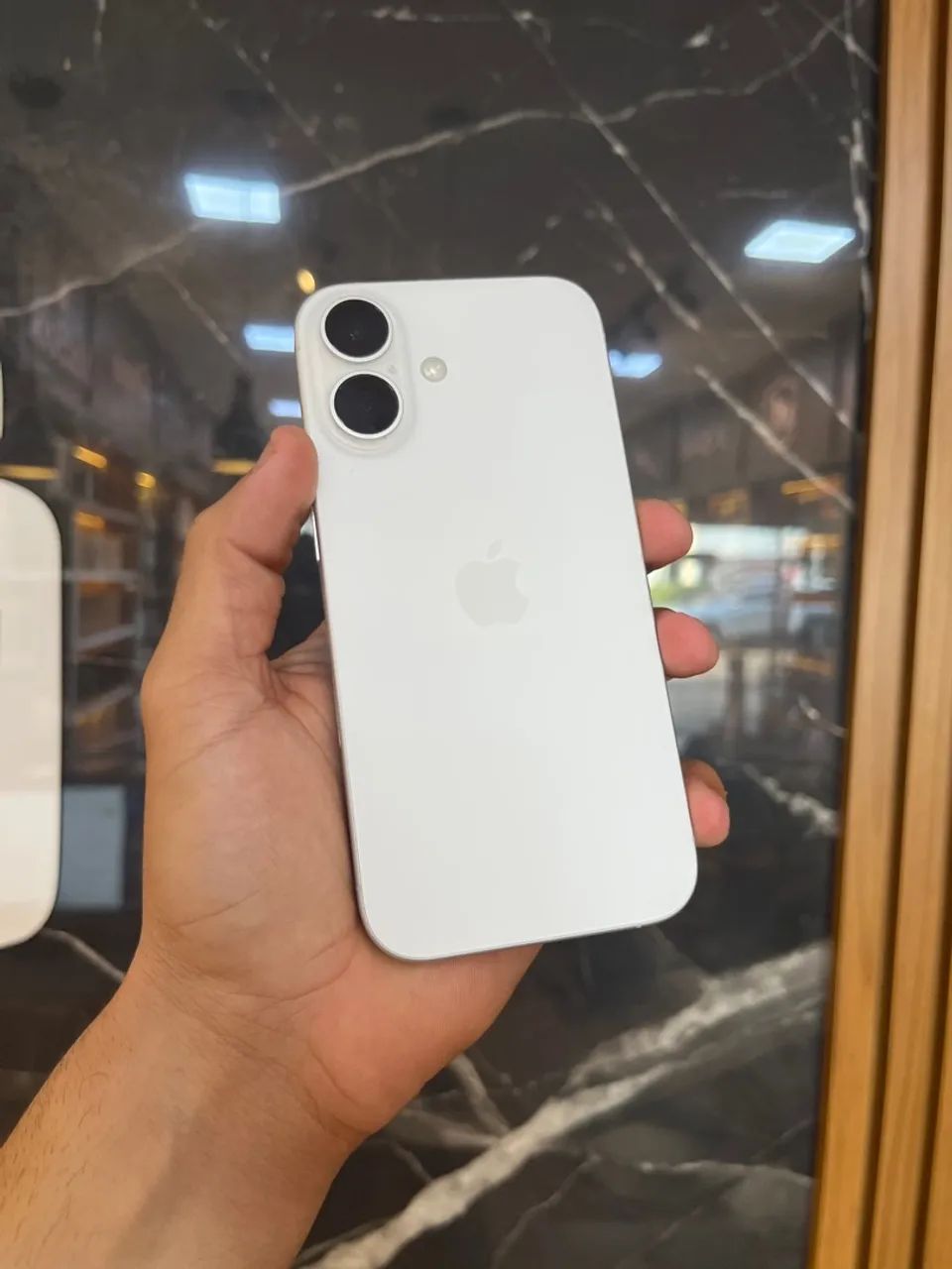 IPhone 16 128GB Branco 88%
