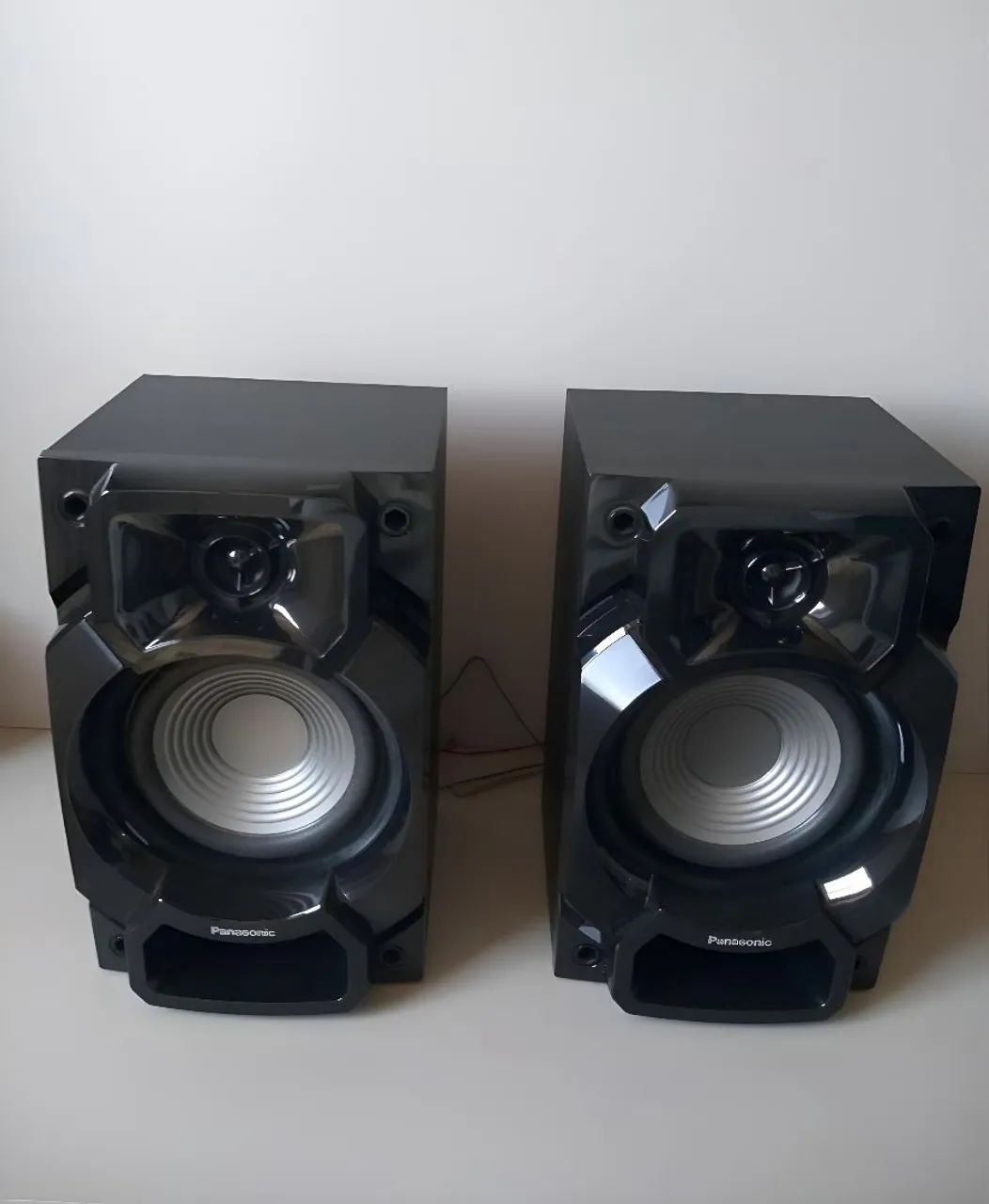 Vendo 2 caixas de som 450 Wts de potência 