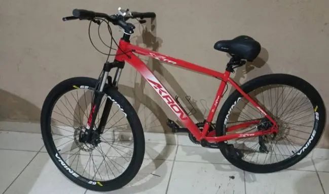 Bicicleta vermelha Aro 29