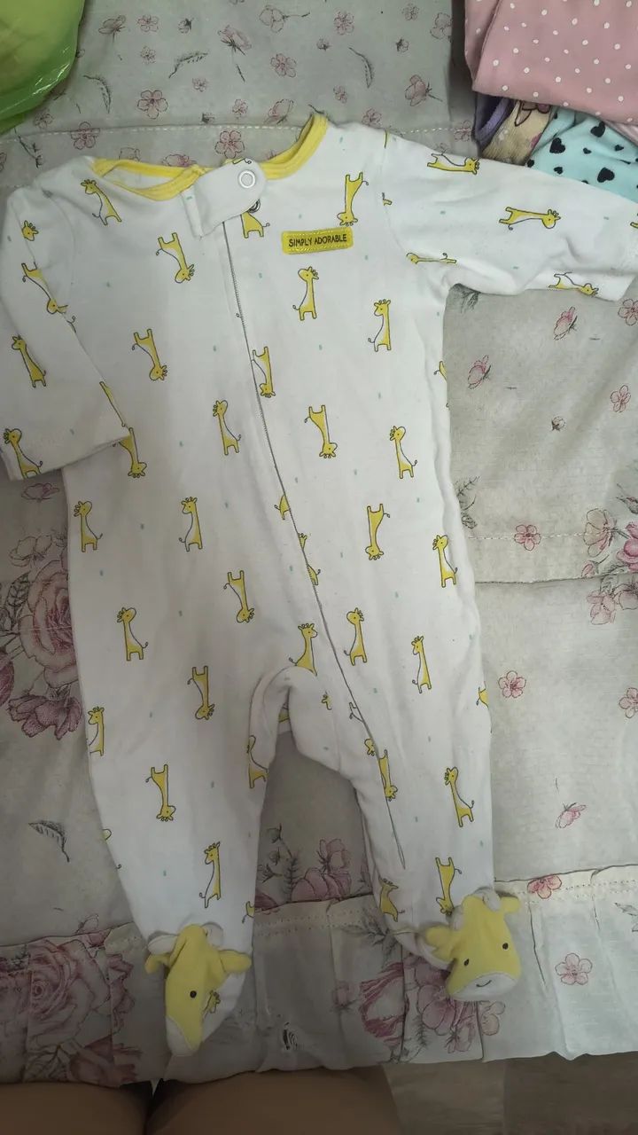 6 macacões e 3 boddys CARTERS 3M - Foto 3
