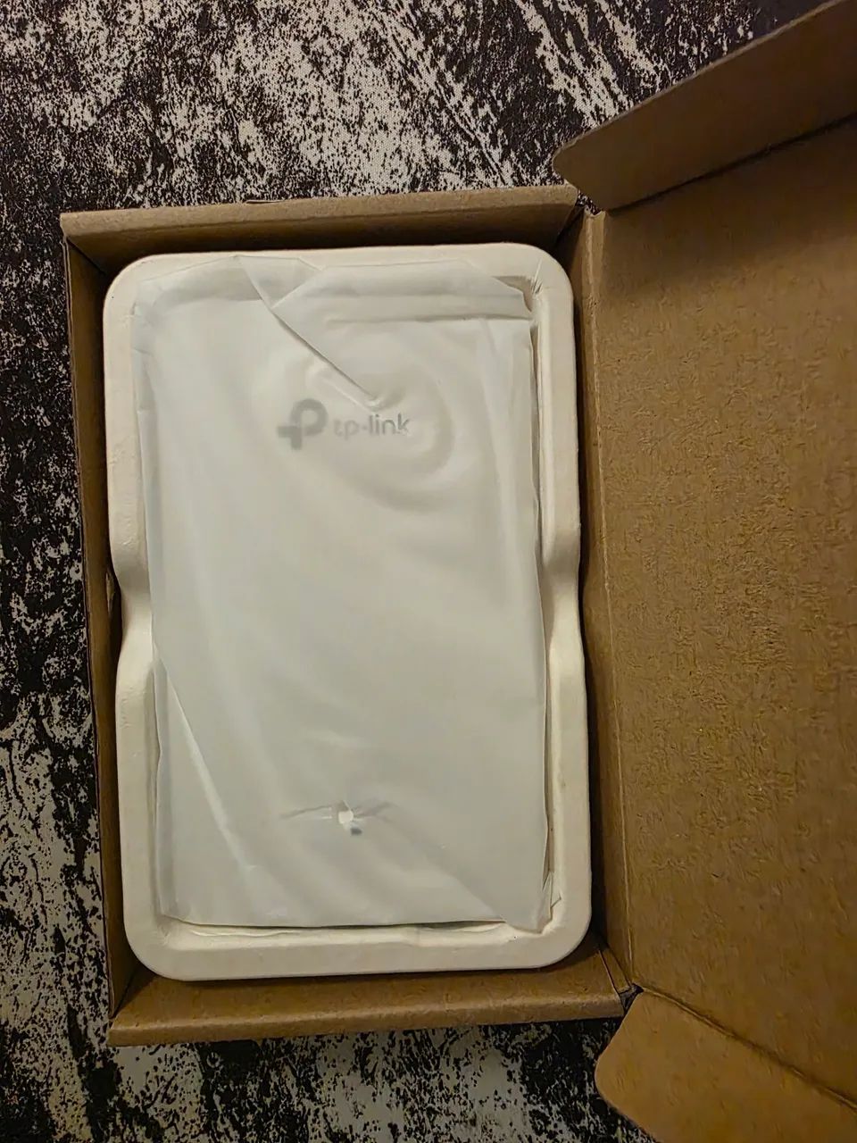 Access Pint TP-Link Omada AC1200 in Wall
